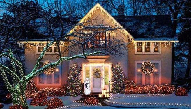 Get Ready For Your Holiday Decorations: 3 Electricity Tips to Stay Safe and Enjoy Those Days!
